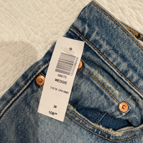 Levi's Wedgie, tapered leg, high rise - Size 28 - Picture 2 of 2